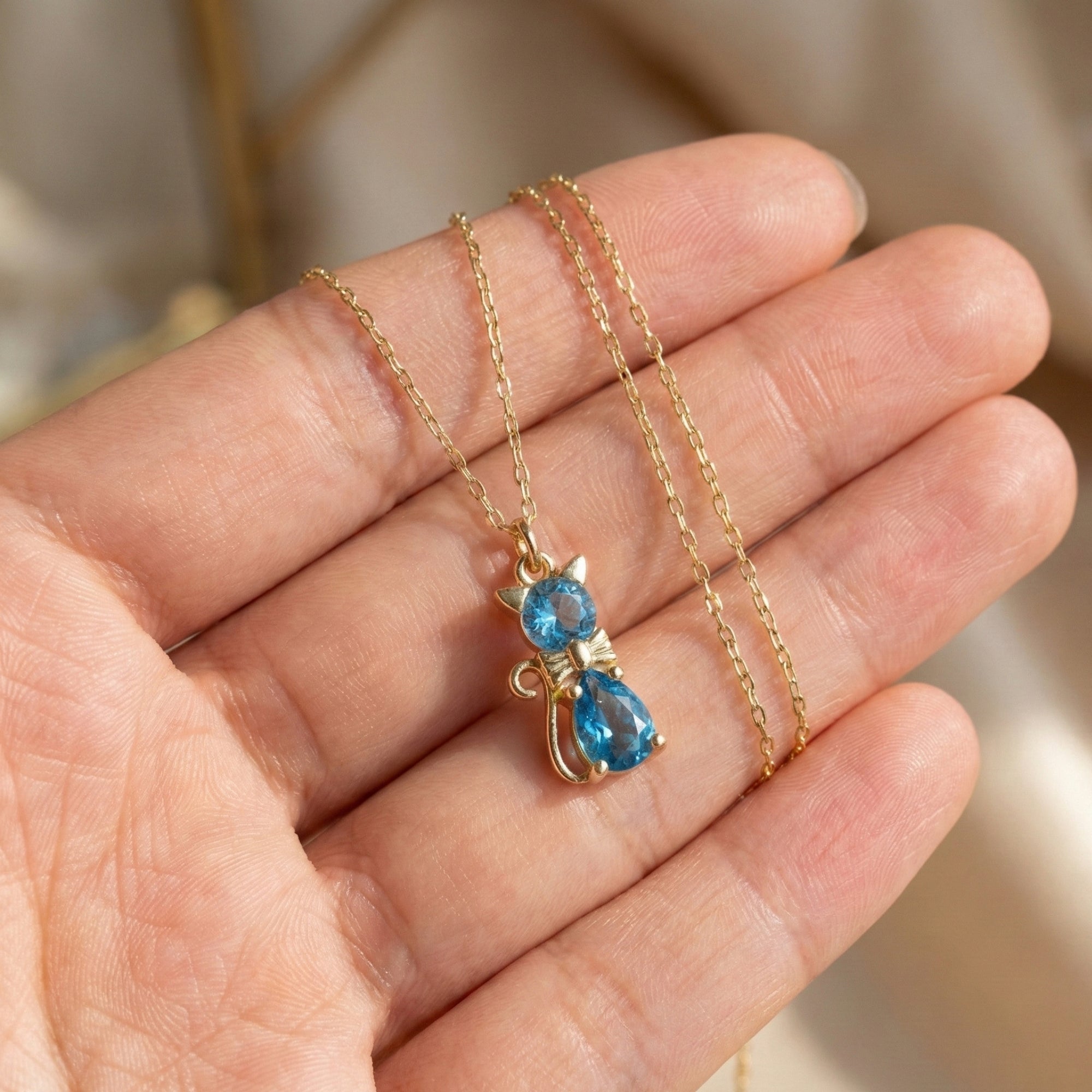 Kişiye Özel Doğum Taşlı Kedi Kolyesi – 925 Ayar Gümüş / 14K Altın & Rose Kaplama